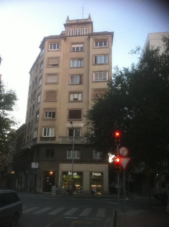 Residencia Universitaria Augusta Bed & Breakfast Barcelona Exterior photo